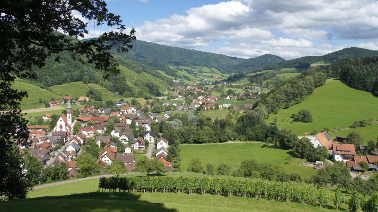Hotel-Gasthaus Goldener Engel Glottertal Dış mekan fotoğraf
