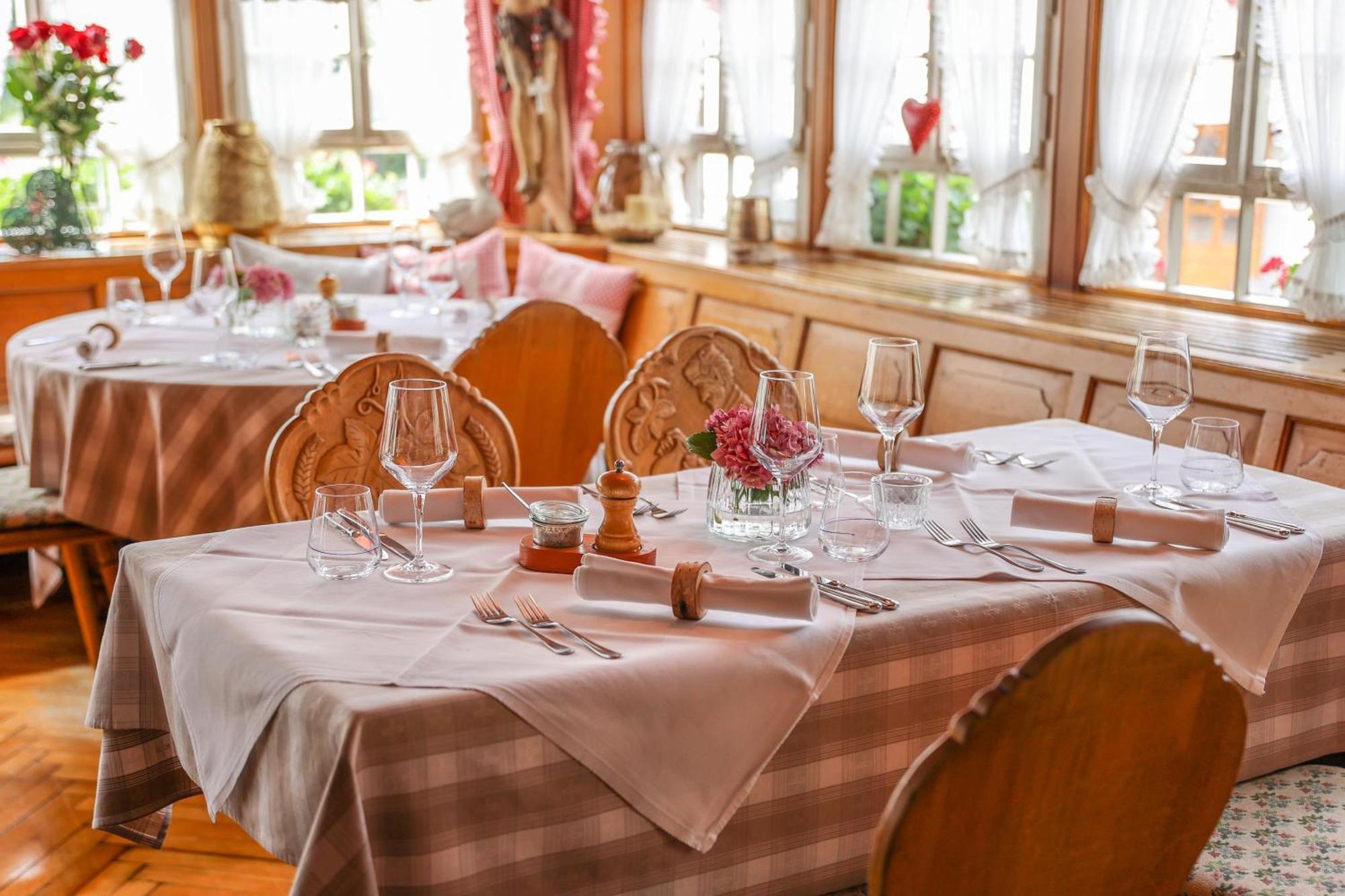 Hotel-Gasthaus Goldener Engel Glottertal Dış mekan fotoğraf