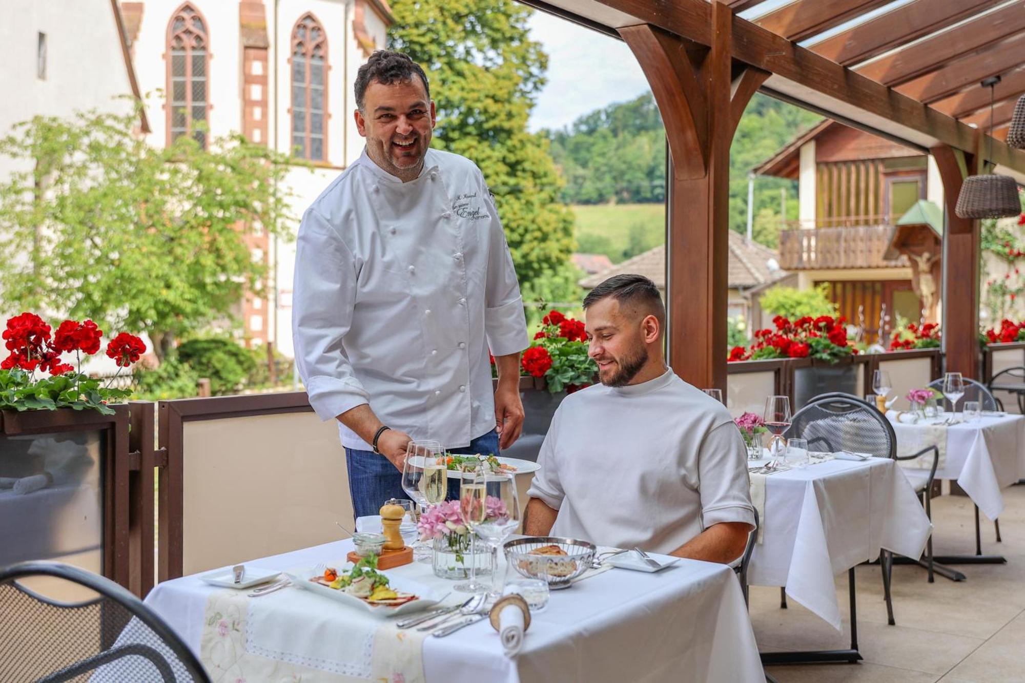 Hotel-Gasthaus Goldener Engel Glottertal Dış mekan fotoğraf