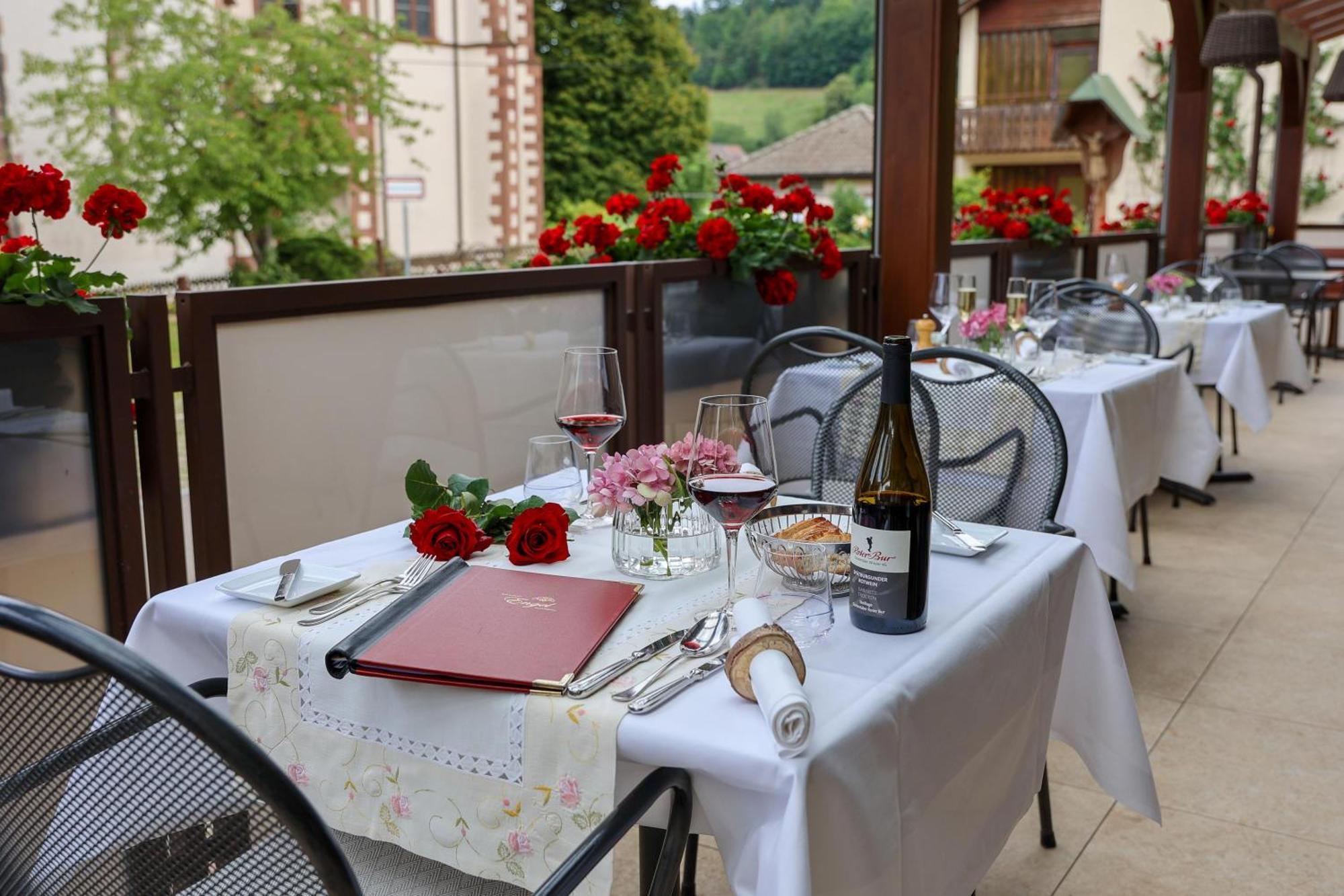 Hotel-Gasthaus Goldener Engel Glottertal Dış mekan fotoğraf