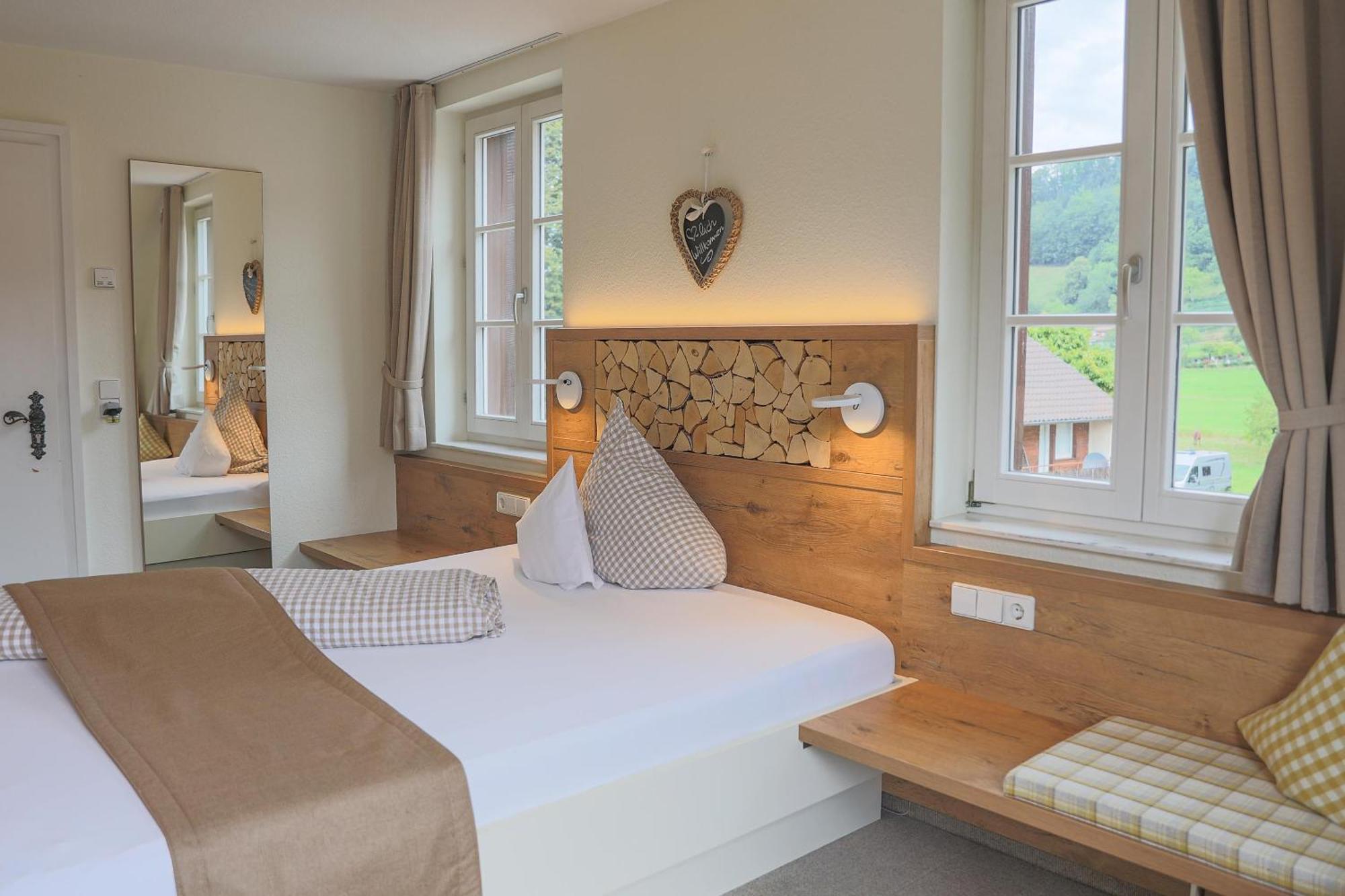 Hotel-Gasthaus Goldener Engel Glottertal Dış mekan fotoğraf