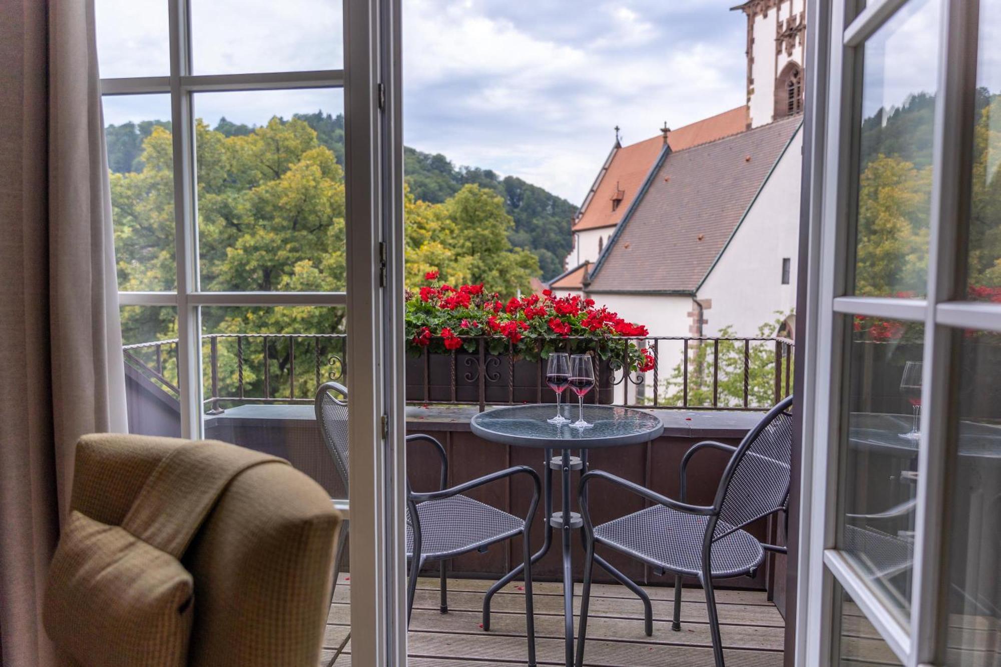Hotel-Gasthaus Goldener Engel Glottertal Dış mekan fotoğraf