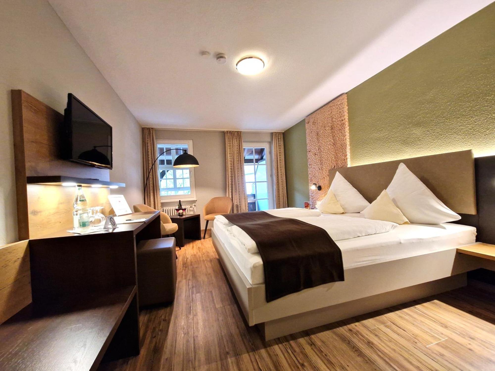 Hotel-Gasthaus Goldener Engel Glottertal Dış mekan fotoğraf